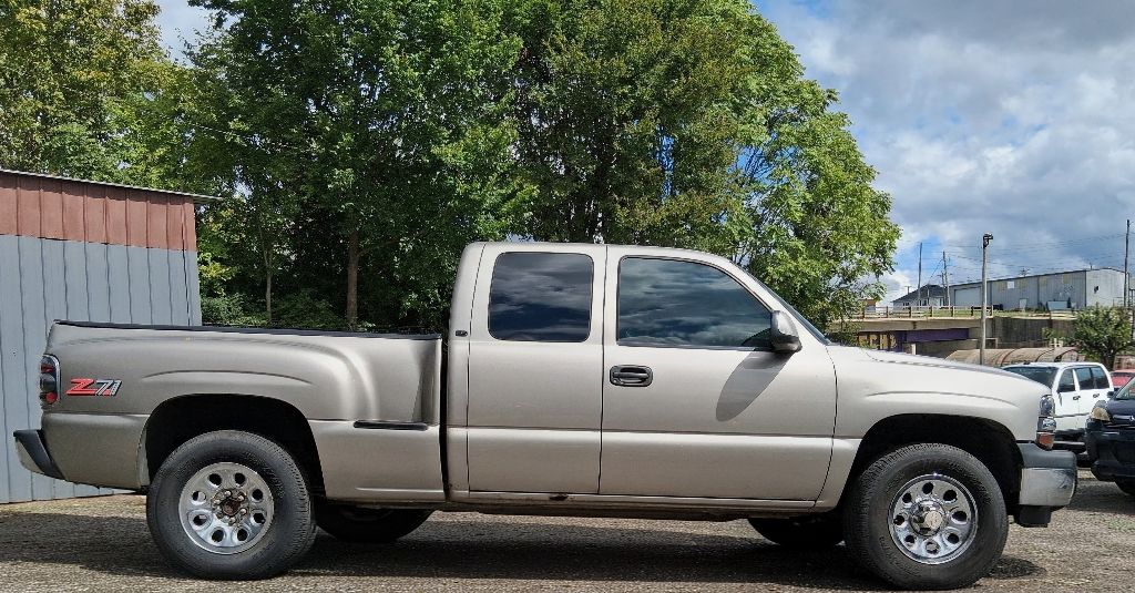 Additional photo of vehicle.