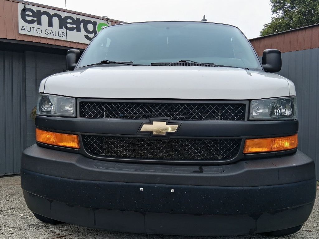 Additional photo of vehicle.
