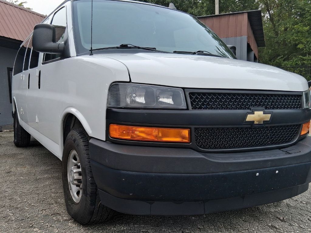 Additional photo of vehicle.