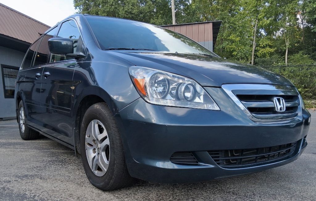Additional photo of vehicle.