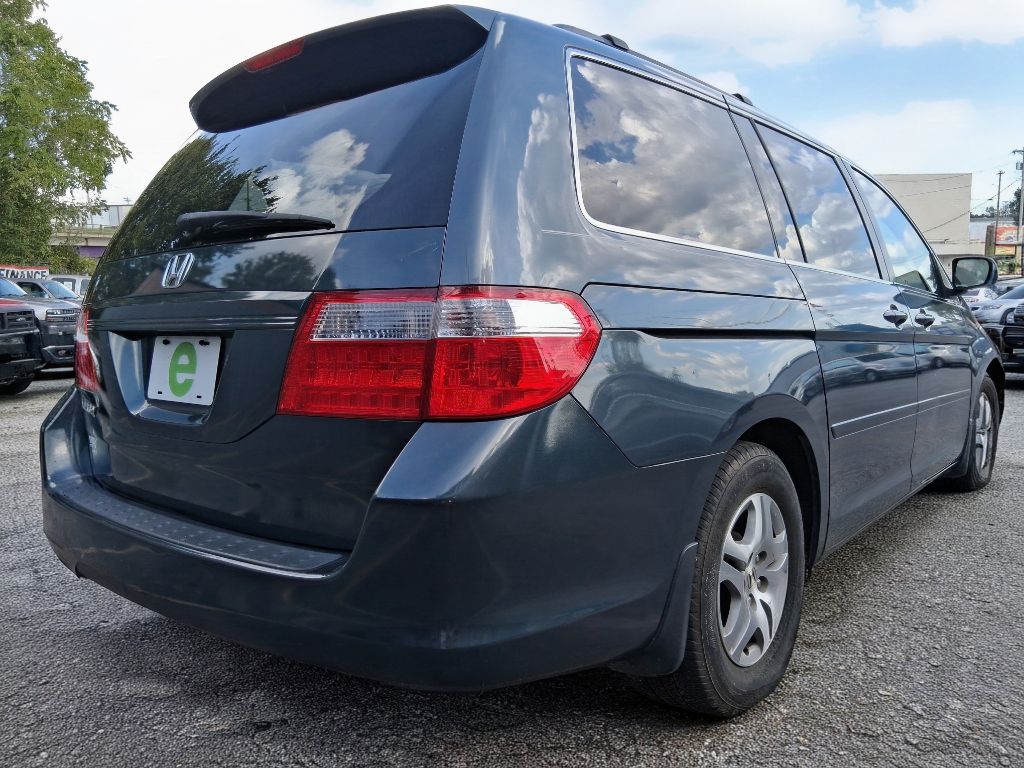 Additional photo of vehicle.