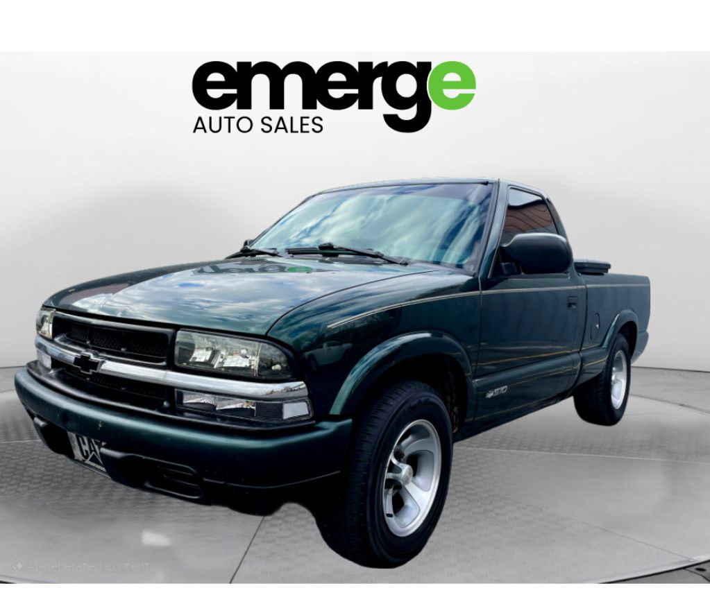 2002 Chevrolet S-10 Base's photo