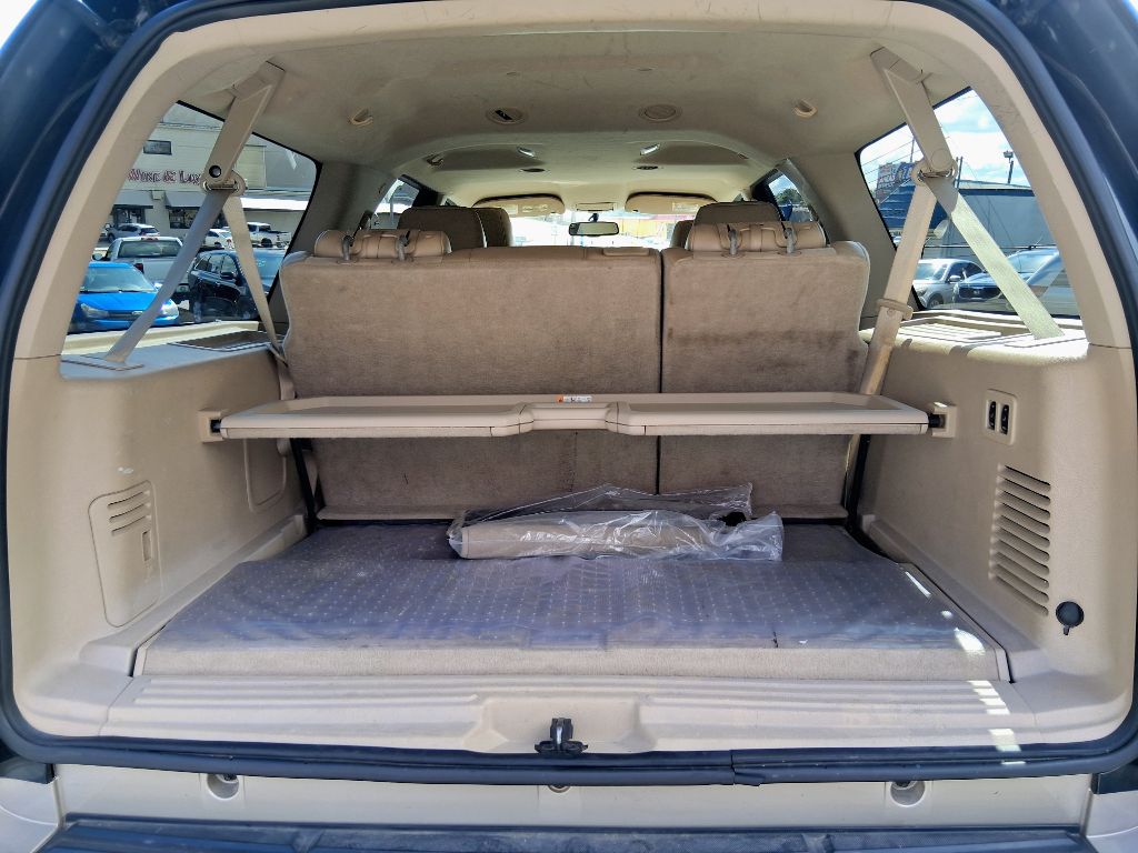 Additional photo of vehicle.
