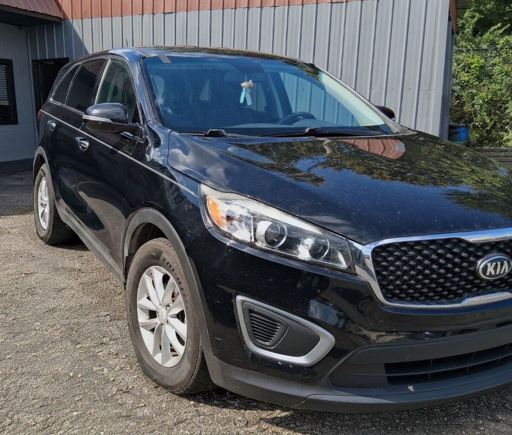 Additional photo of vehicle.