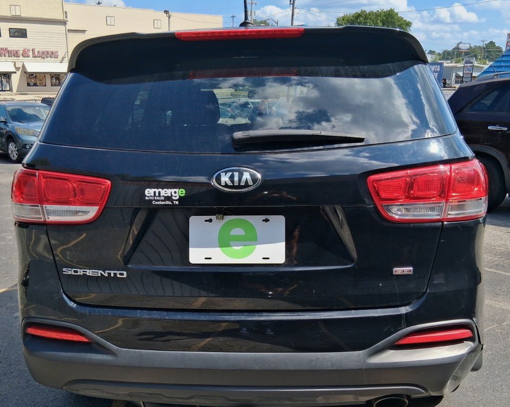 Additional photo of vehicle.