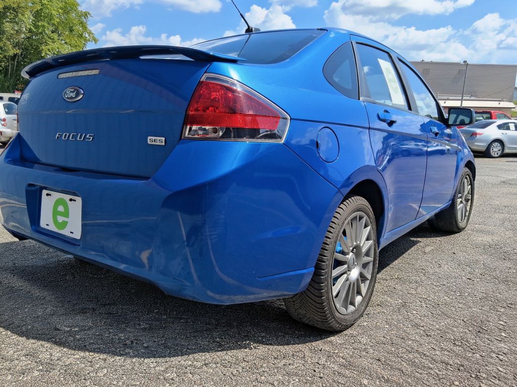 Additional photo of vehicle.