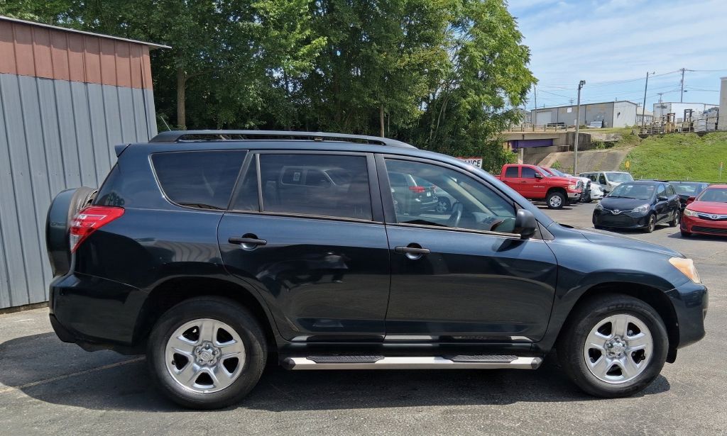 Additional photo of vehicle.