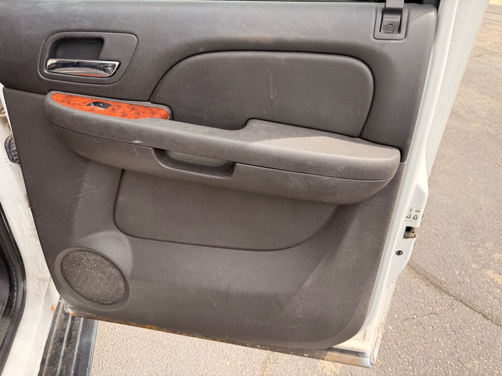 Photo 20 of this CHEVROLET SUBURBAN