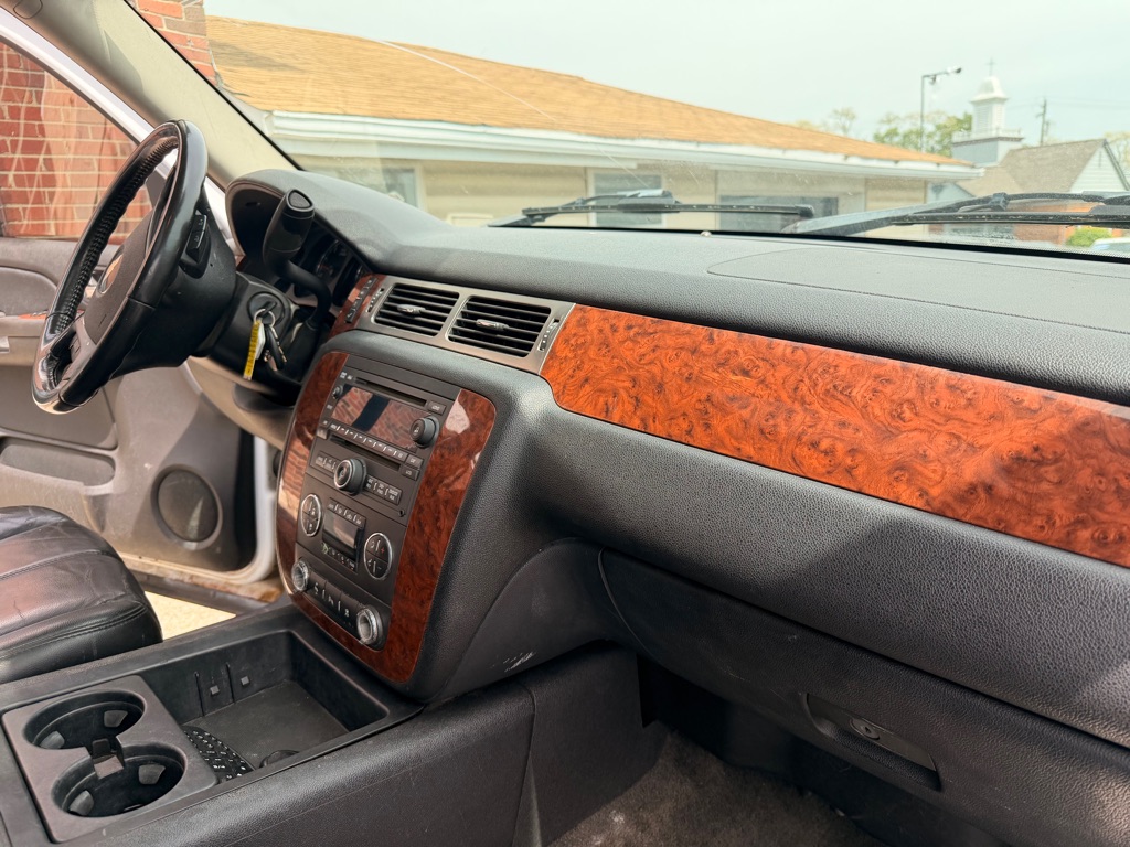 Photo 21 of this CHEVROLET SUBURBAN