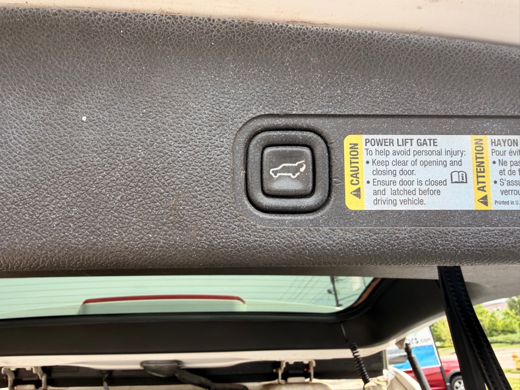 Photo 17 of this CHEVROLET SUBURBAN