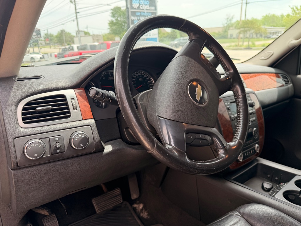 Photo 8 of this CHEVROLET SUBURBAN