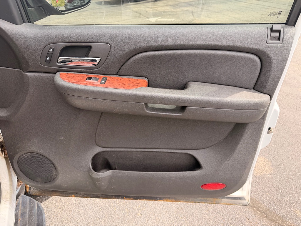 Photo 24 of this CHEVROLET SUBURBAN