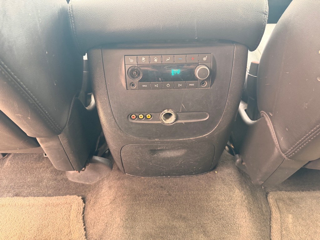 Photo 32 of this CHEVROLET SUBURBAN