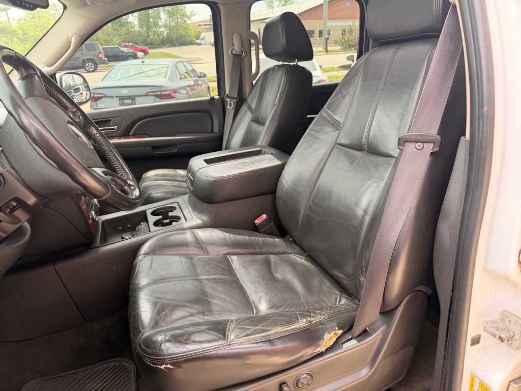 Photo 10 of this CHEVROLET SUBURBAN