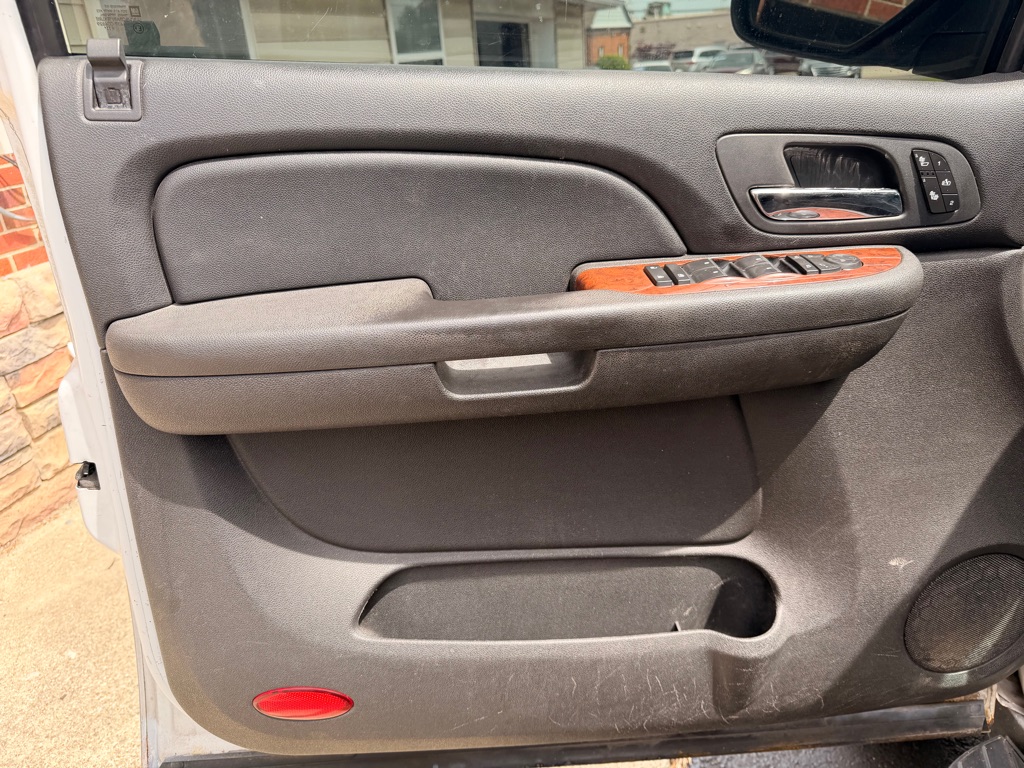 Photo 11 of this CHEVROLET SUBURBAN