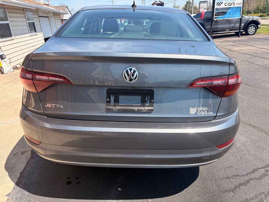 Photo 5 of this VOLKSWAGEN JETTA