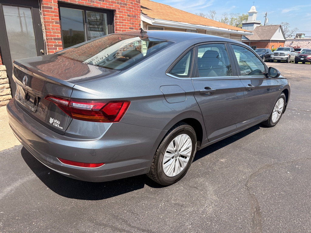 Photo 6 of this VOLKSWAGEN JETTA