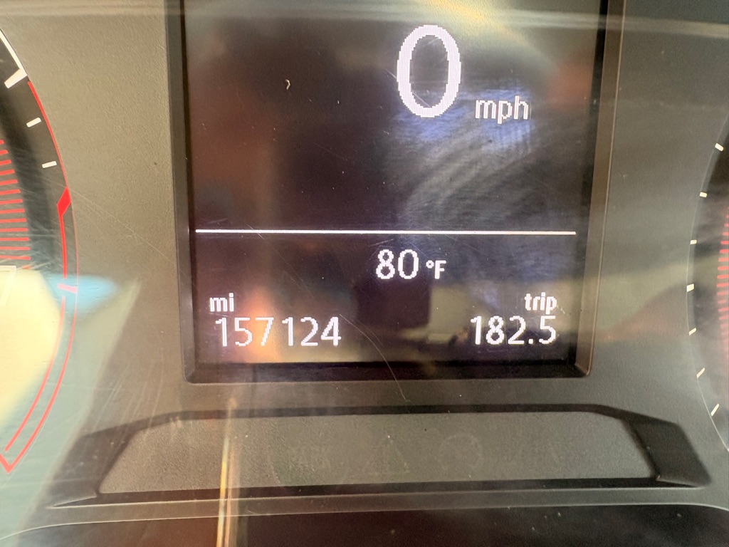 Photo 19 of this VOLKSWAGEN JETTA