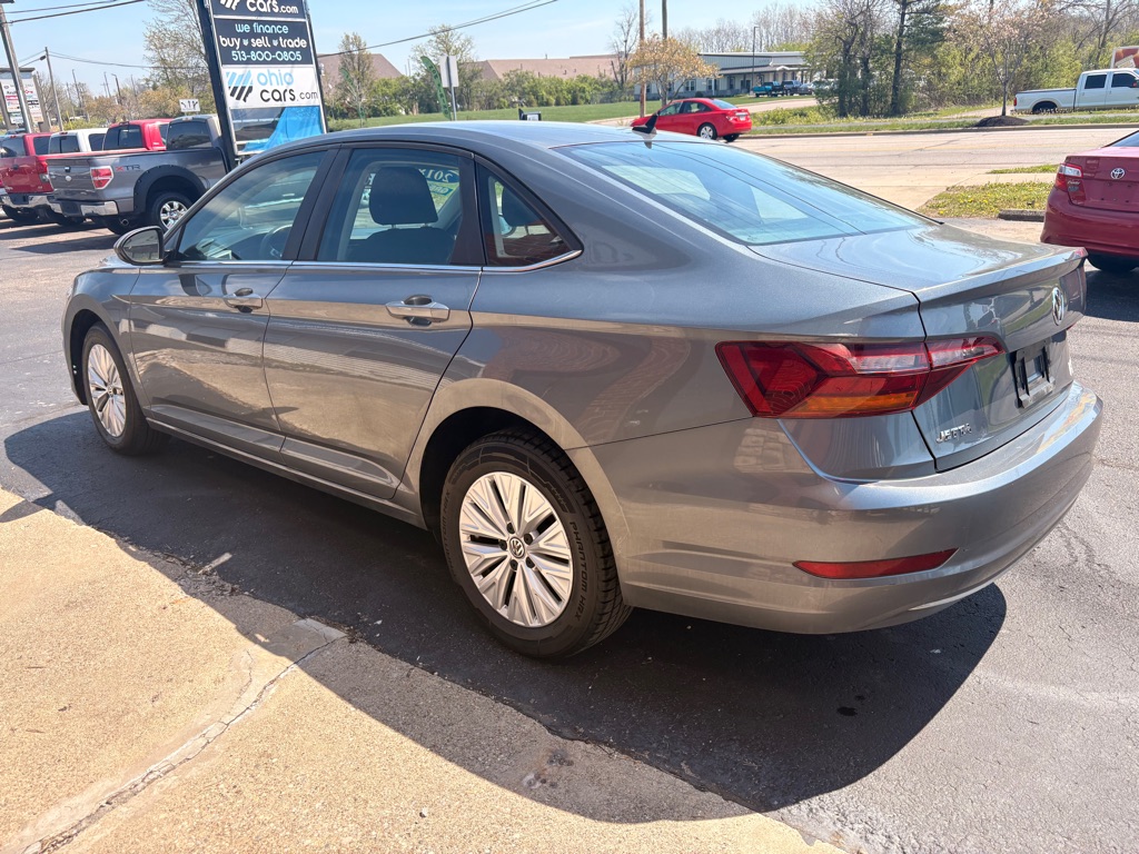 Photo 4 of this VOLKSWAGEN JETTA