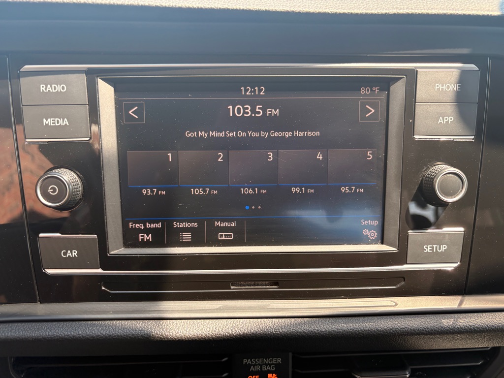 Photo 22 of this VOLKSWAGEN JETTA