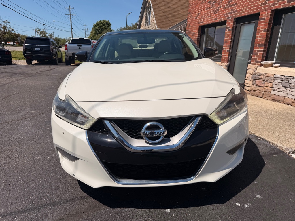 Photo 3 of this NISSAN MAXIMA