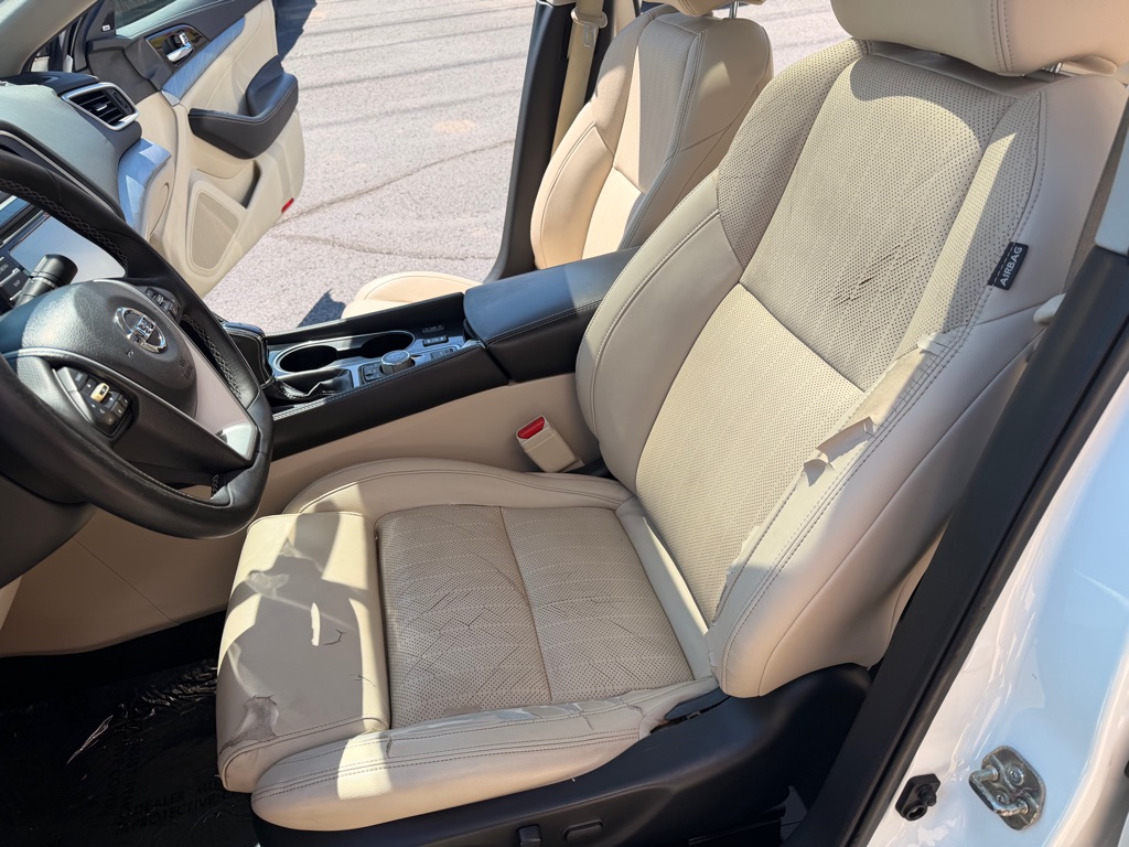 Photo 10 of this NISSAN MAXIMA