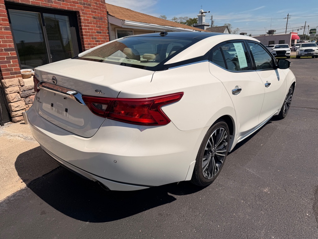 Photo 7 of this NISSAN MAXIMA