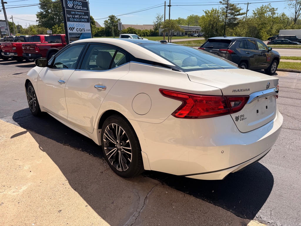 Photo 5 of this NISSAN MAXIMA