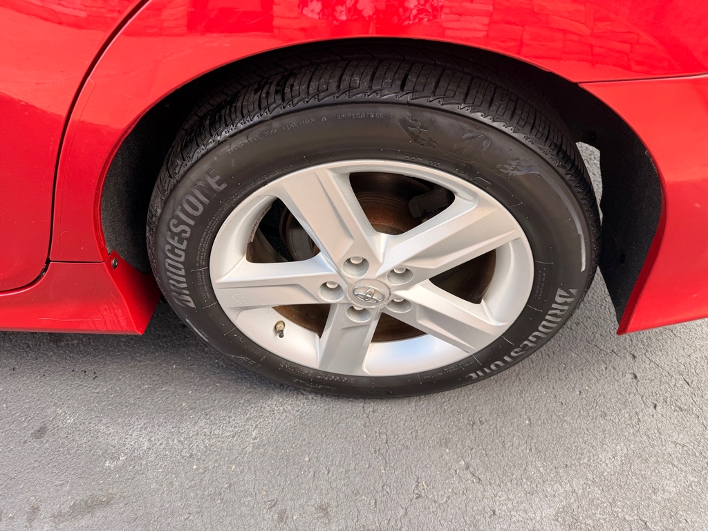 Photo 29 of this TOYOTA CAMRY