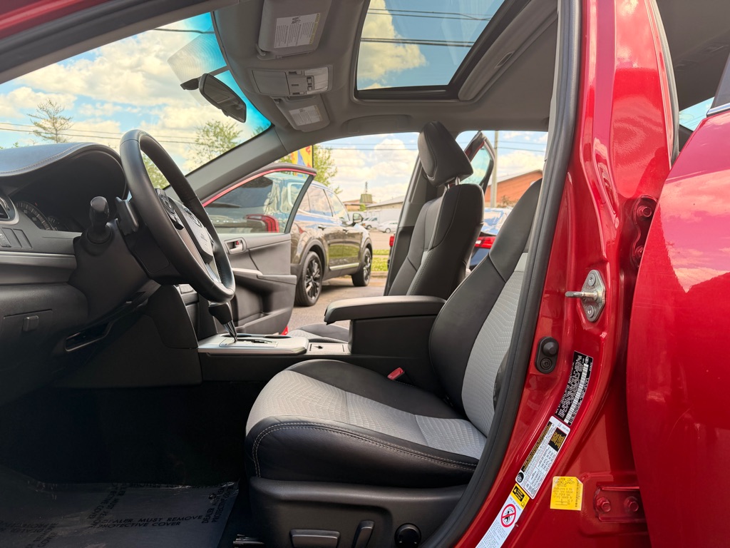 Photo 8 of this TOYOTA CAMRY