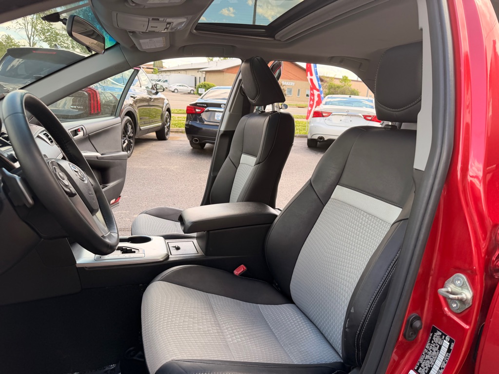 Photo 9 of this TOYOTA CAMRY