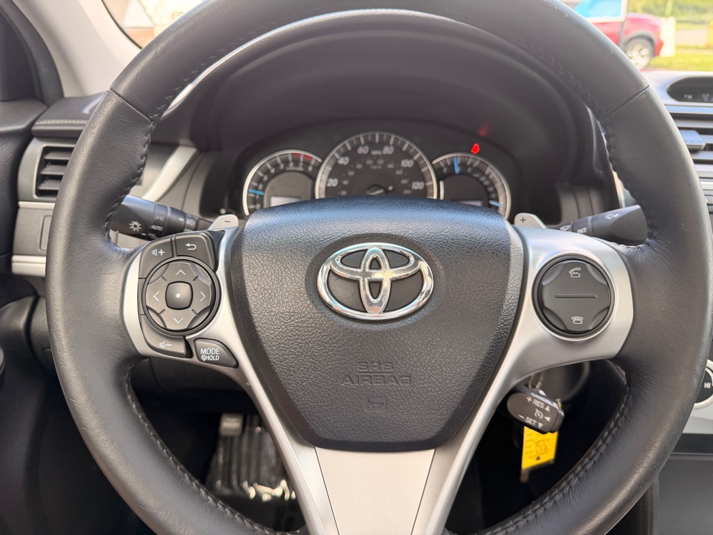 Photo 23 of this TOYOTA CAMRY