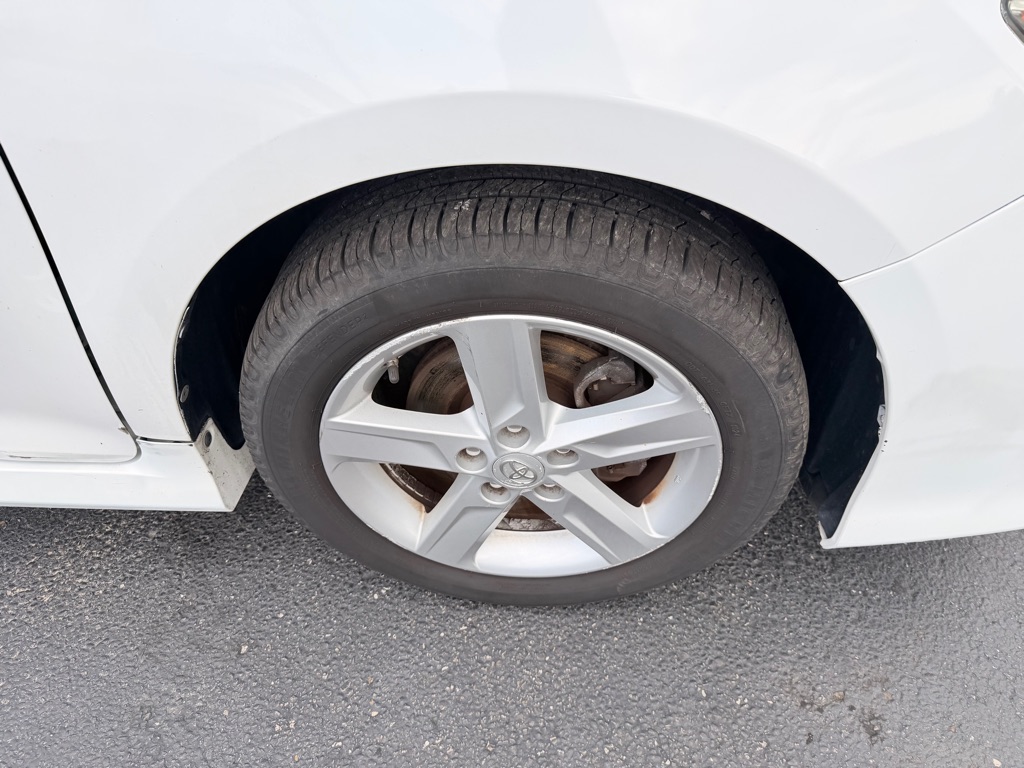 Photo 19 of this TOYOTA CAMRY