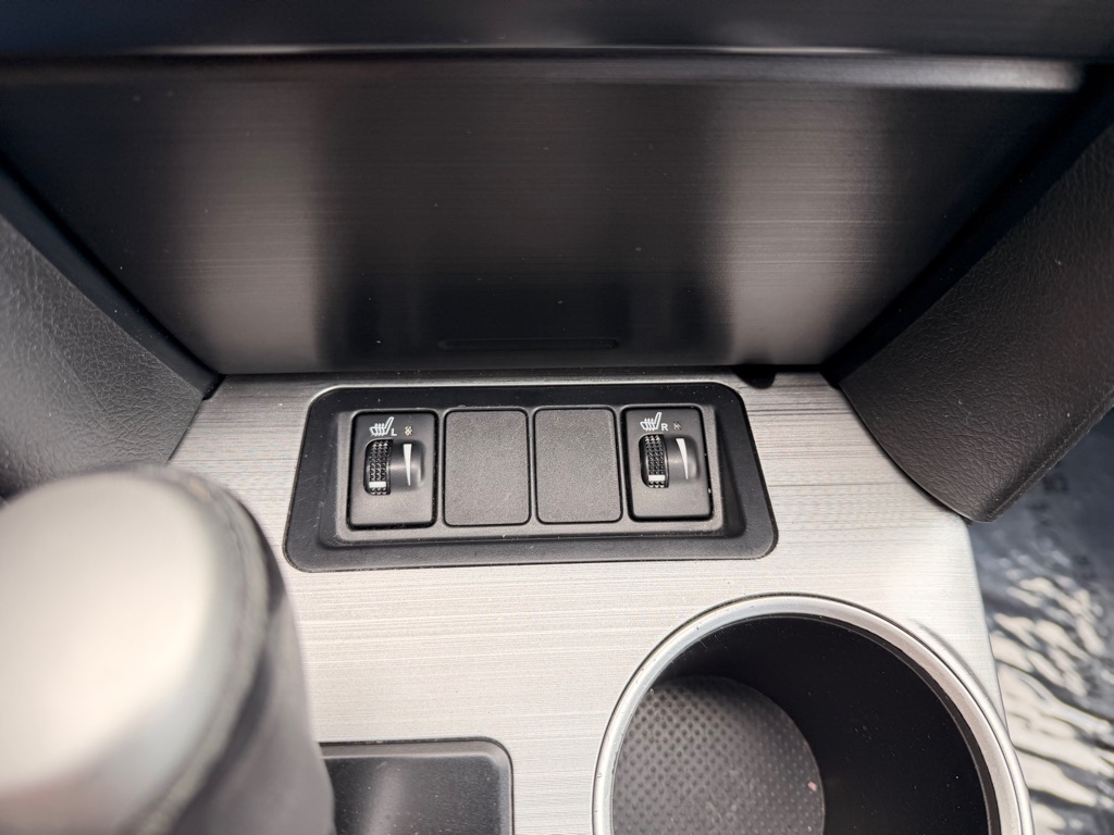 Photo 14 of this TOYOTA CAMRY