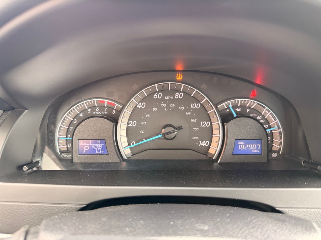 Photo 9 of this TOYOTA CAMRY