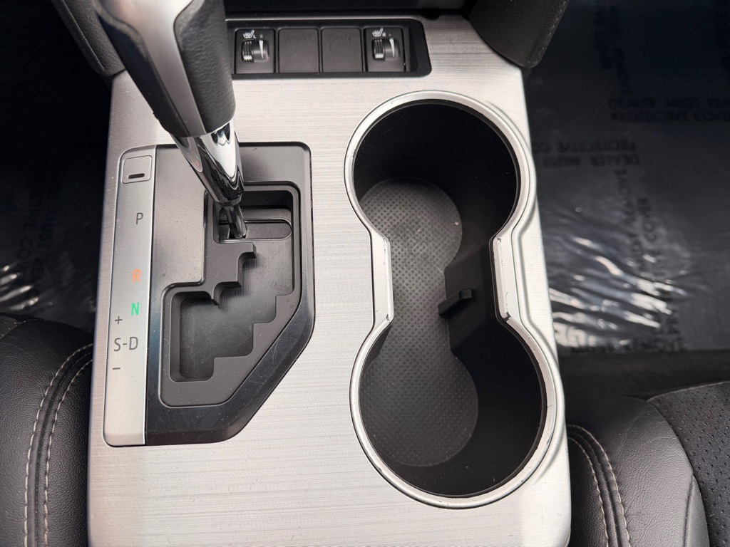 Photo 15 of this TOYOTA CAMRY