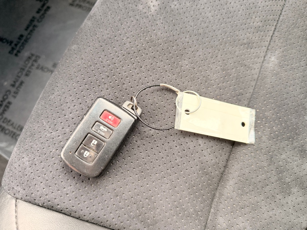 Photo 17 of this TOYOTA CAMRY