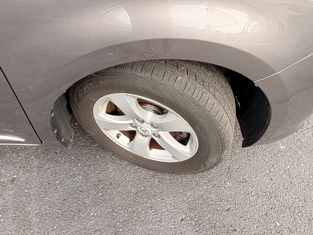 Photo 30 of this TOYOTA SIENNA