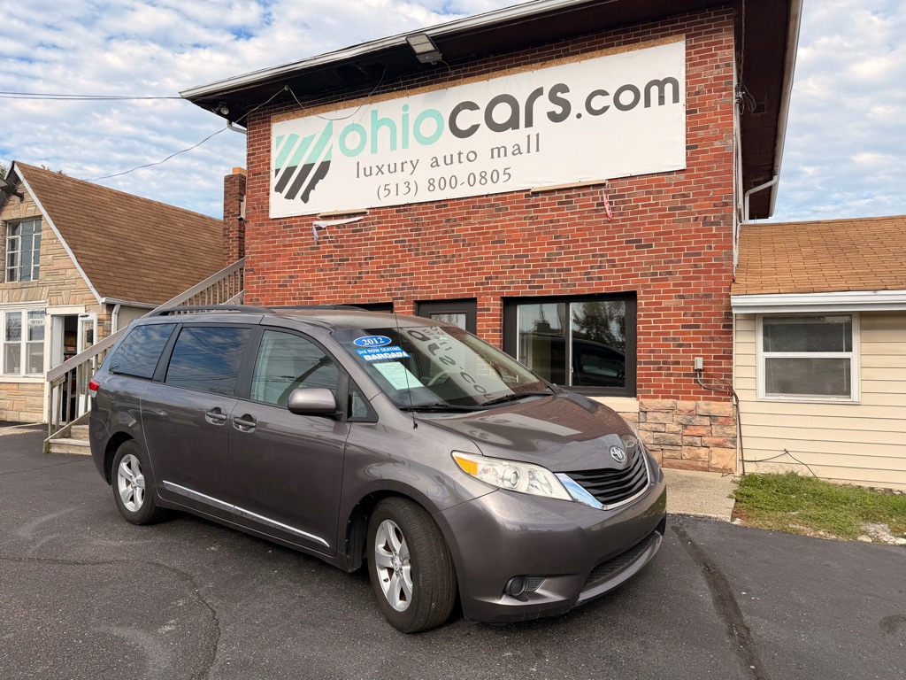2012 TOYOTA SIENNA