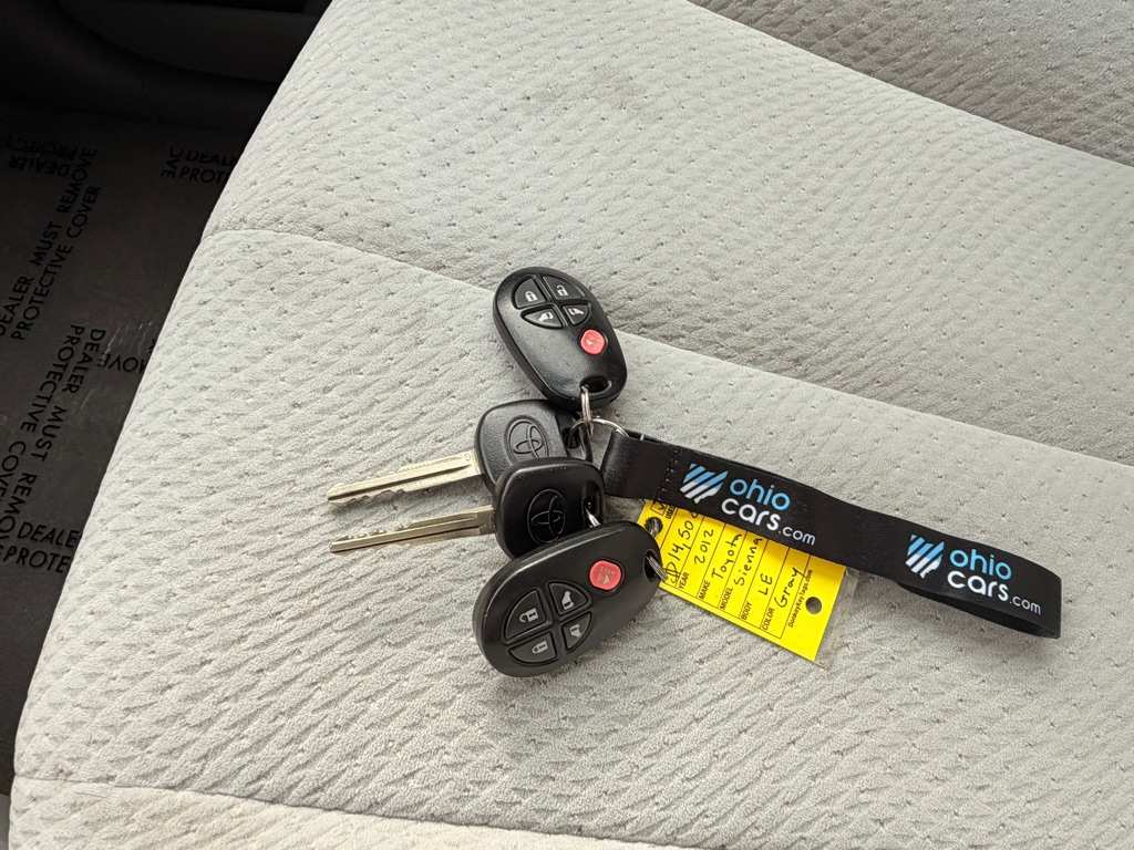 Photo 28 of this TOYOTA SIENNA