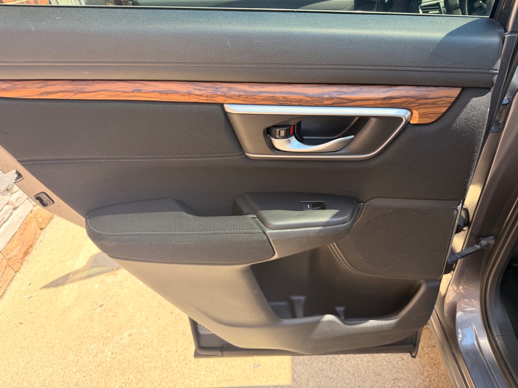Photo 17 of this HONDA CR-V