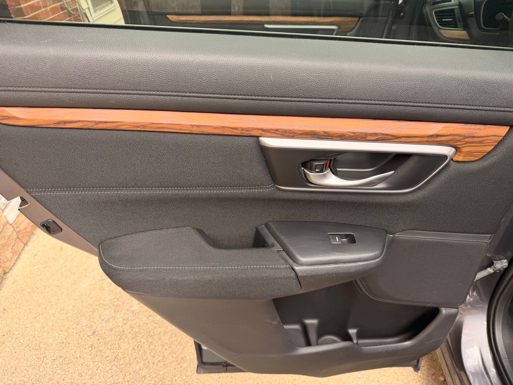 Photo 47 of this HONDA CR-V