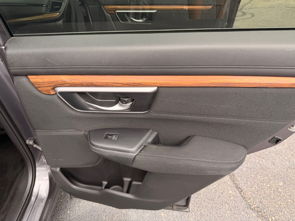 Photo 49 of this HONDA CR-V