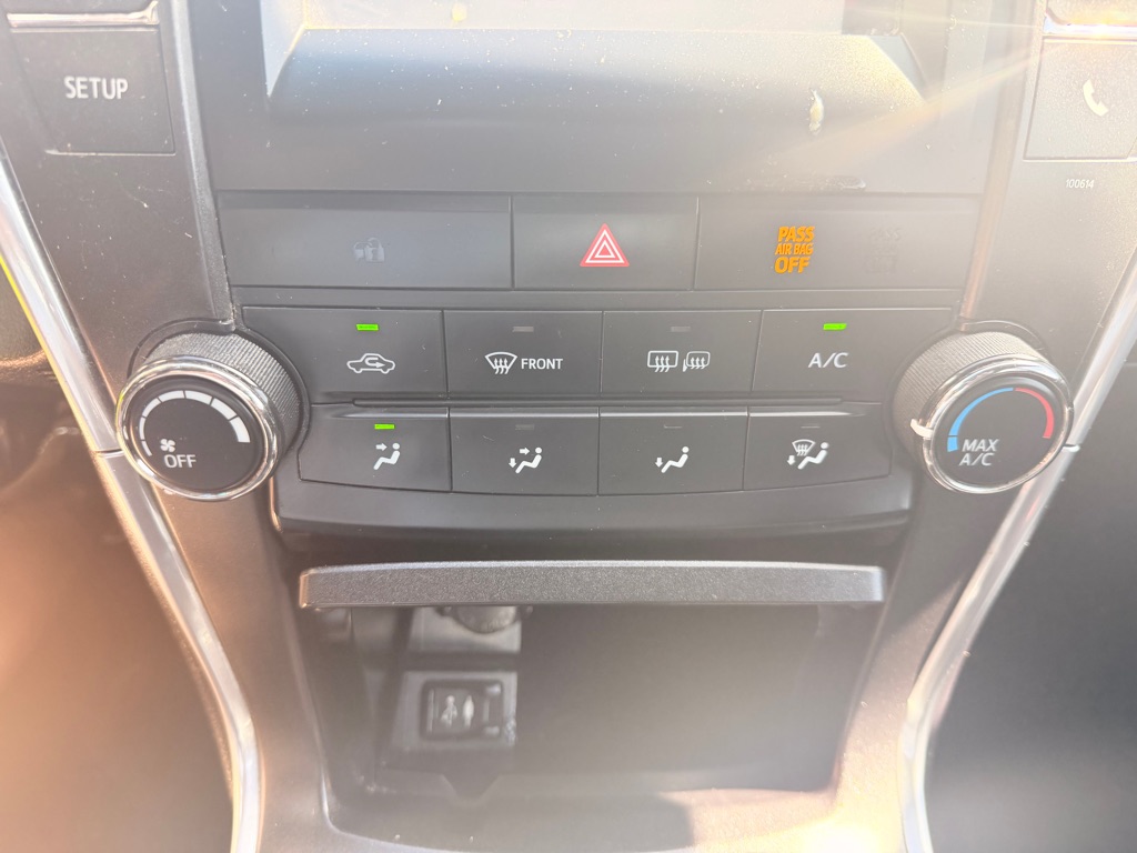 Photo 23 of this TOYOTA CAMRY