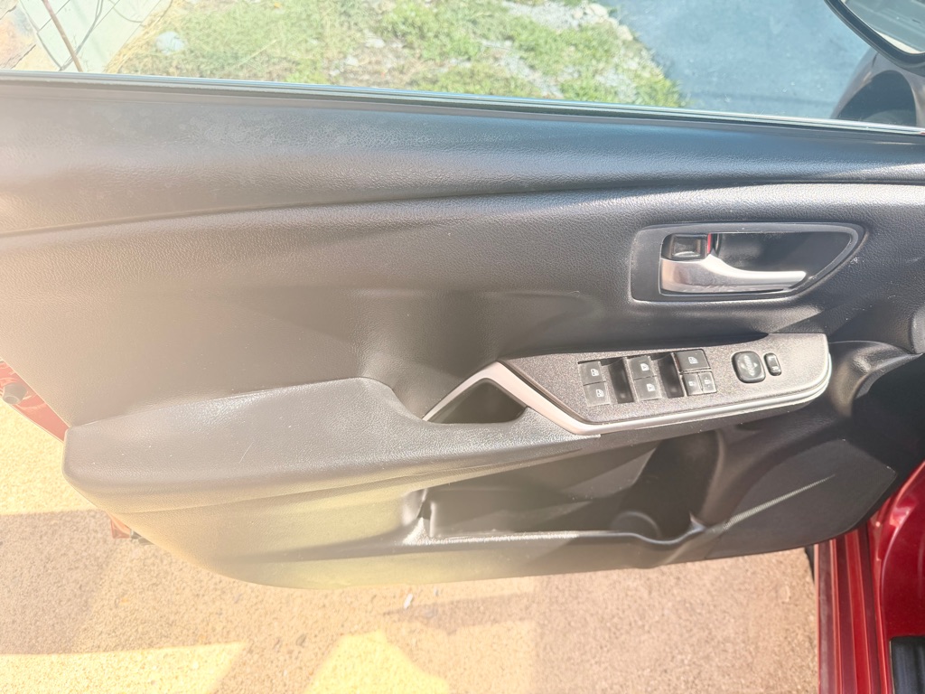 Photo 11 of this TOYOTA CAMRY