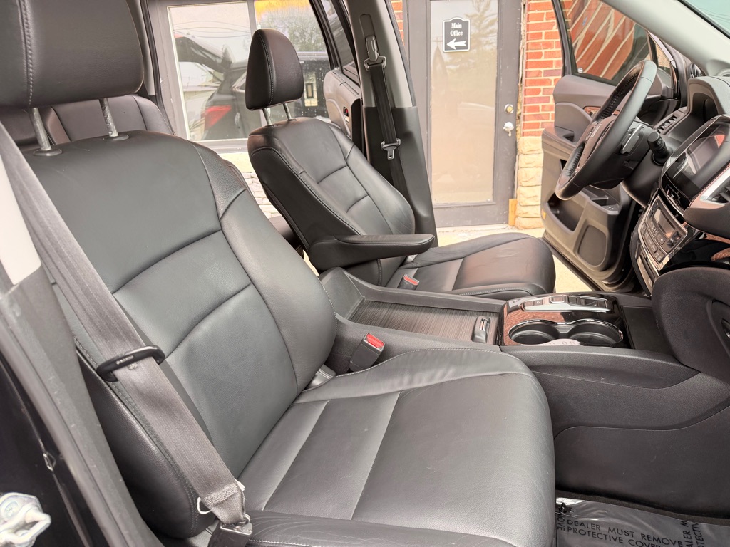 Photo 21 of this HONDA PILOT