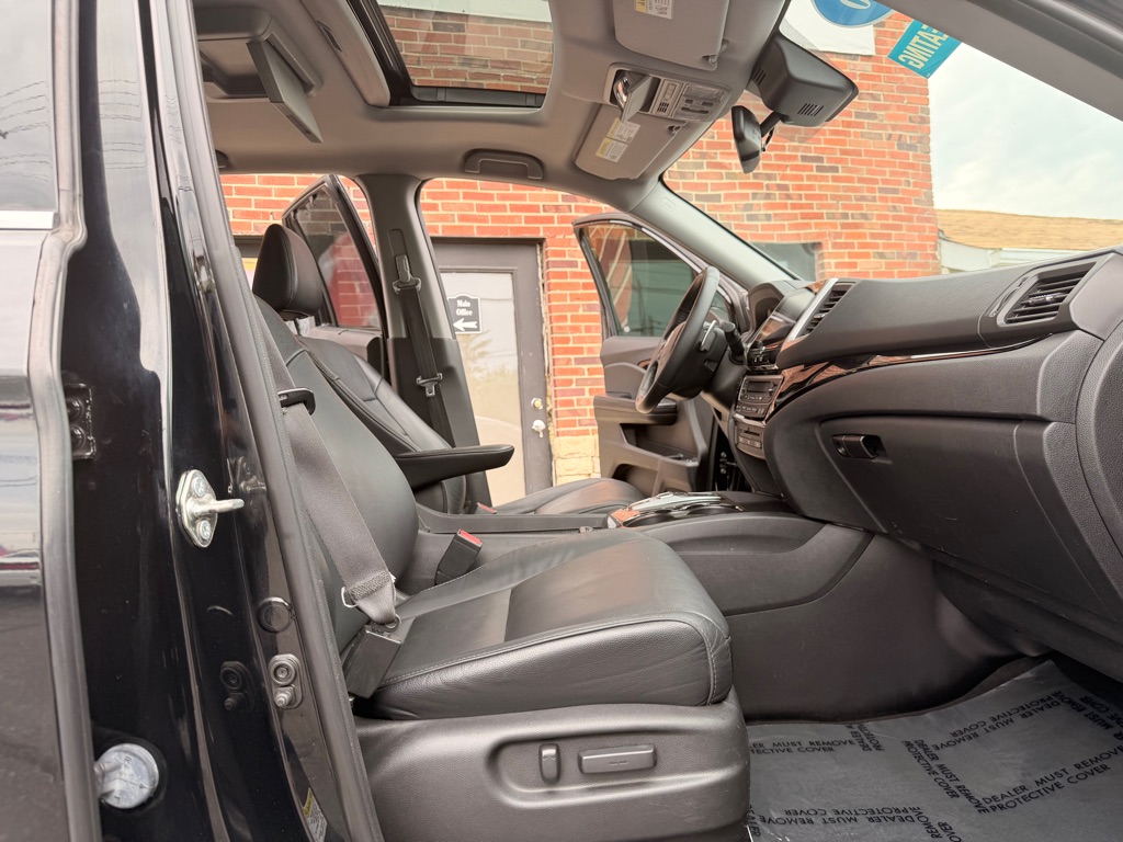Photo 20 of this HONDA PILOT