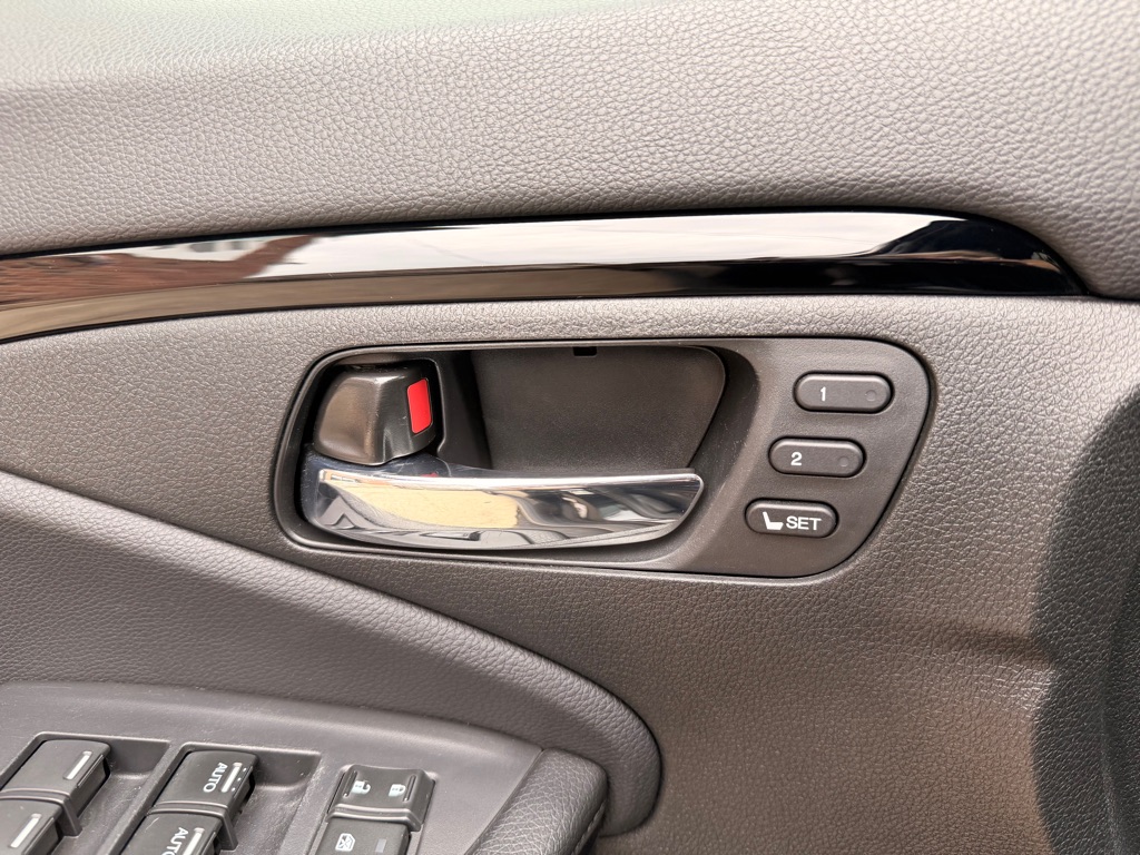 Photo 28 of this HONDA PILOT