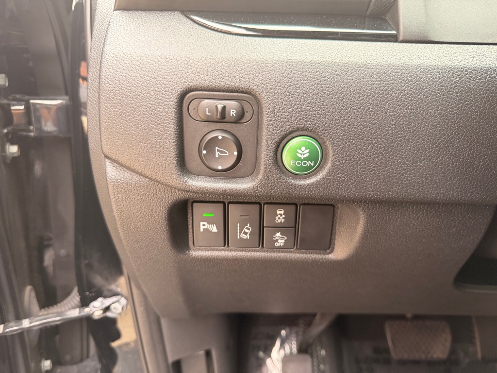 Photo 27 of this HONDA PILOT