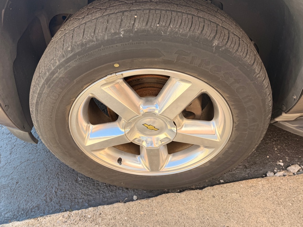 Photo 36 of this CHEVROLET TAHOE